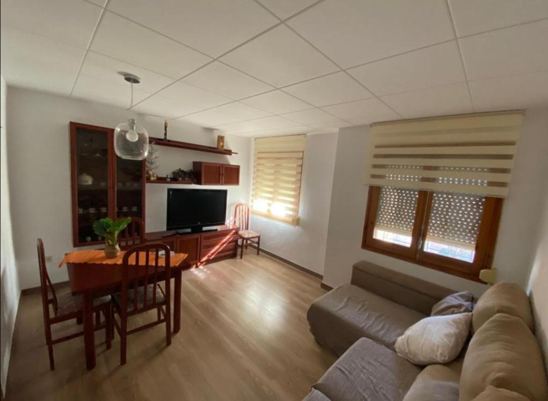 Sant Jordi 2 Apartment Tremp Luaran gambar